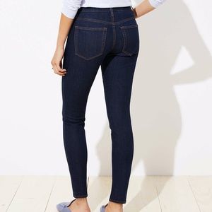 LOFT Petite Curvy Skinny Jeans in Dark Rinse Wash